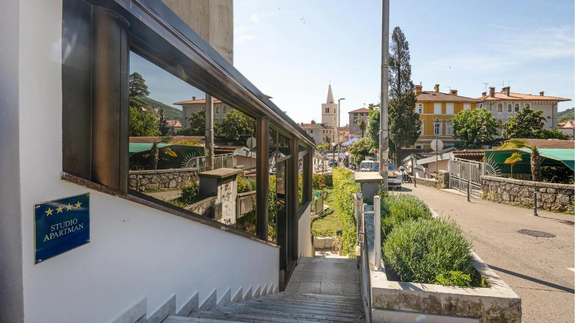 Gorgeous Apartment In Lovran With Wifi 0*,  Croácia